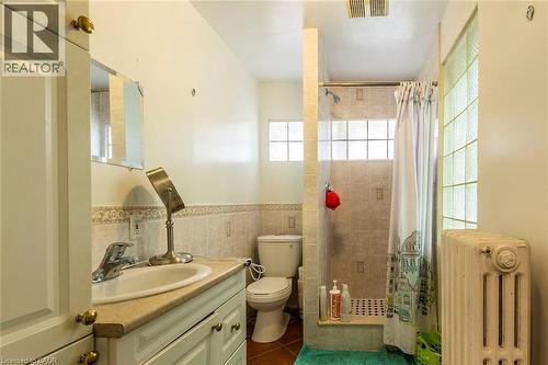133 Albert Street, Waterloo, ON - Indoor Photo Showing Bathroom