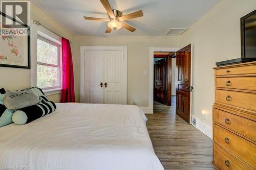 207 Hedley Street, Cambridge, ON - Indoor Photo Showing Bedroom