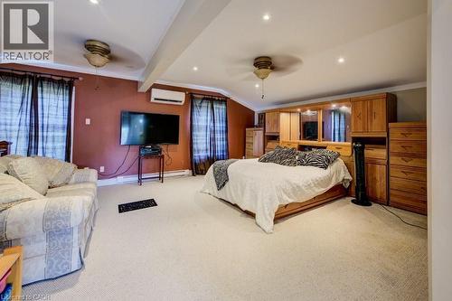 207 Hedley Street, Cambridge, ON - Indoor Photo Showing Bedroom