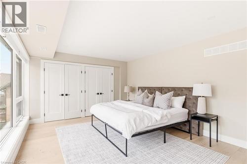 95 William Street W, Waterloo, ON - Indoor Photo Showing Bedroom