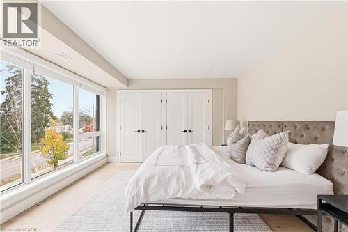 95 William Street W, Waterloo, ON - Indoor Photo Showing Bedroom