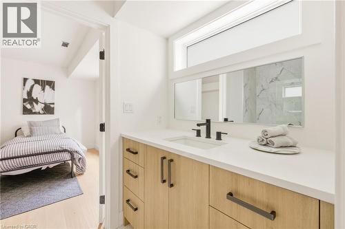 95 William Street W, Waterloo, ON - Indoor Photo Showing Bathroom