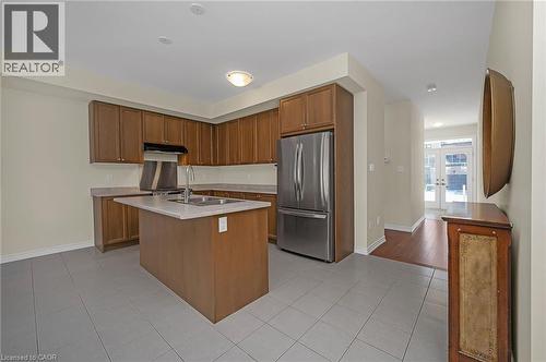 11 Frontier Drive, Thorold, ON - Indoor Photo Showing Kitchen With Double Sink
