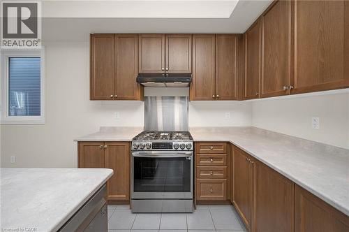 11 Frontier Drive, Thorold, ON - Indoor Photo Showing Kitchen