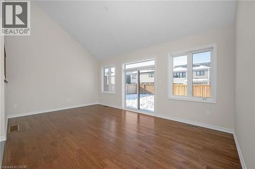 11 Frontier Drive, Thorold, ON - Indoor Photo Showing Other Room