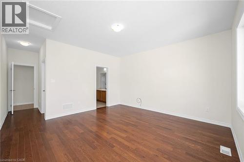 11 Frontier Drive, Thorold, ON - Indoor Photo Showing Other Room