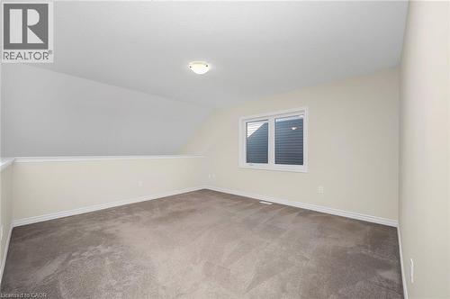 11 Frontier Drive, Thorold, ON - Indoor Photo Showing Other Room