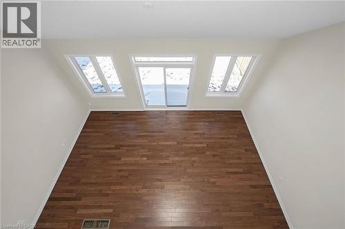 11 Frontier Drive, Thorold, ON - Indoor Photo Showing Other Room