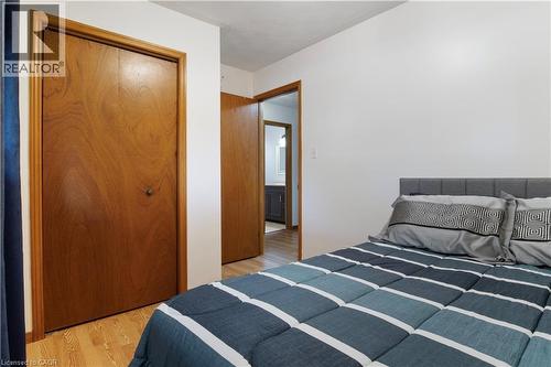 43 Middleton Street, Cambridge, ON - Indoor Photo Showing Bedroom