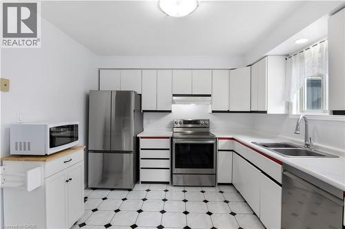 43 Middleton Street, Cambridge, ON - Indoor Photo Showing Kitchen With Double Sink