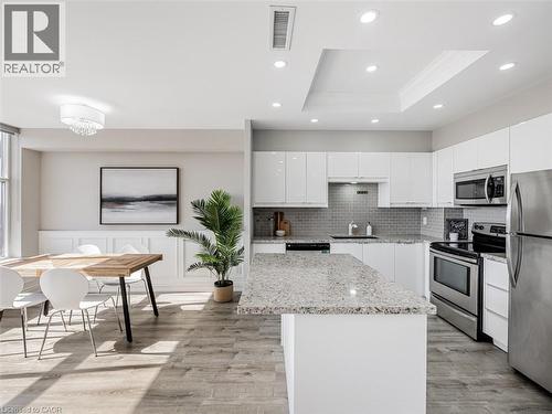 880 Dundas Street W Unit# Uph7, Mississauga, ON - Indoor Photo Showing Kitchen With Stainless Steel Kitchen With Upgraded Kitchen