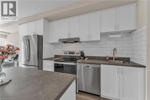 50 Herrick Avenue Unit# 231, St. Catharines, ON - Indoor Photo Showing Kitchen With Upgraded Kitchen