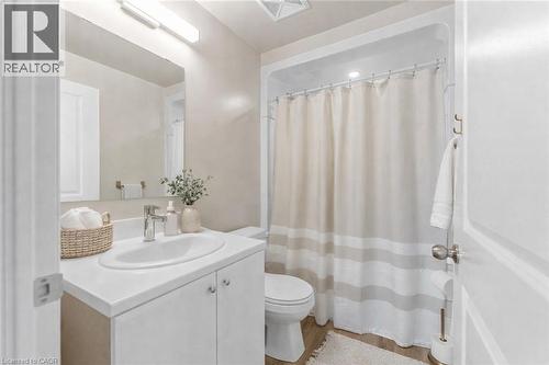 50 Herrick Avenue Unit# 231, St. Catharines, ON - Indoor Photo Showing Bathroom