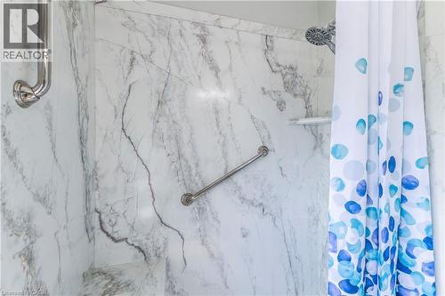 20 West 1St Street, Hamilton, ON - Indoor Photo Showing Bathroom