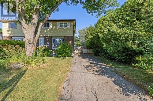 8 Gerrick Court, Hamilton, ON - Outdoor