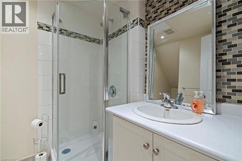 8 Gerrick Court, Hamilton, ON - Indoor Photo Showing Bathroom