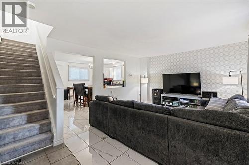 8 Gerrick Court, Hamilton, ON - Indoor Photo Showing Living Room