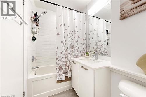 479 Charlton Avenue E Unit# 502, Hamilton, ON - Indoor Photo Showing Bathroom