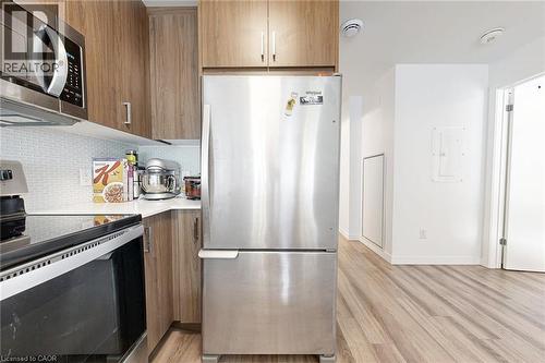 479 Charlton Avenue E Unit# 502, Hamilton, ON - Indoor Photo Showing Kitchen