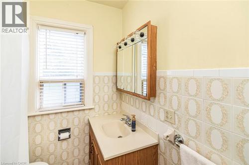 538 Hughson Street N, Hamilton, ON - Indoor Photo Showing Bathroom