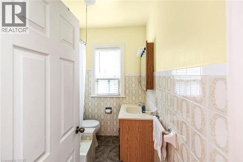 538 Hughson Street N, Hamilton, ON - Indoor Photo Showing Bathroom