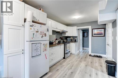 24 Avalon Place Unit# Upper, Hamilton, ON - Indoor Photo Showing Kitchen