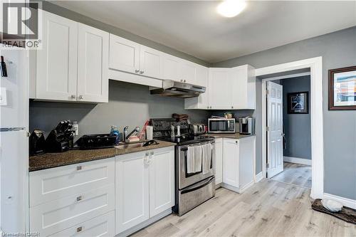 24 Avalon Place Unit# Upper, Hamilton, ON - Indoor Photo Showing Kitchen