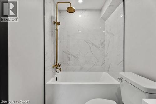 105 Rothsay Avenue, Hamilton, ON - Indoor Photo Showing Bathroom