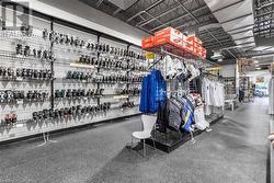 Misc room with rubber floors - 