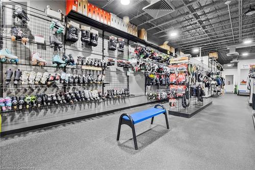 View of garage - 622 Upper James Street, Hamilton, ON 