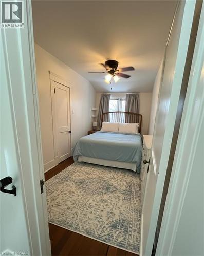 16 Park Street, Kitchener, ON - Indoor Photo Showing Bedroom