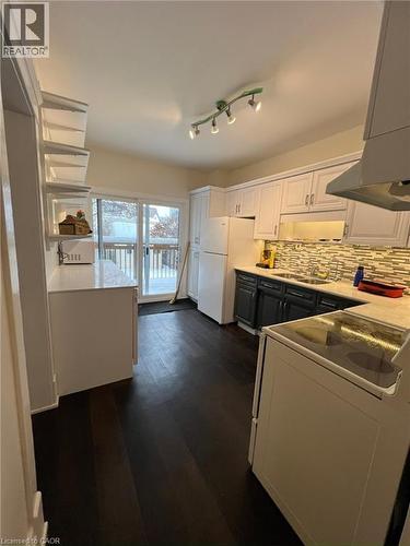 16 Park Street, Kitchener, ON - Indoor