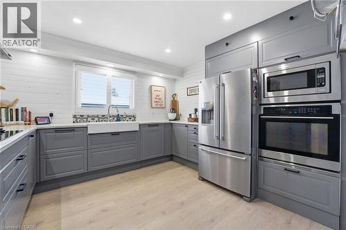 104 Cindy Avenue, Cambridge, ON - Indoor Photo Showing Kitchen With Upgraded Kitchen