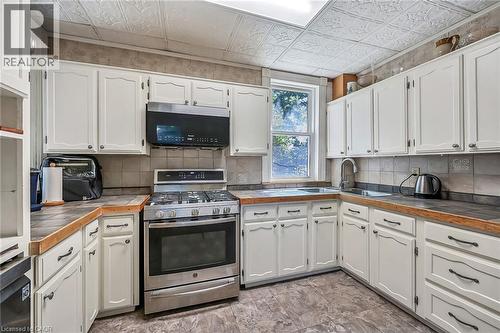 94 Sutherland Street W, Caledonia, ON - Indoor Photo Showing Kitchen