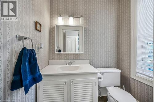 94 Sutherland Street W, Caledonia, ON - Indoor Photo Showing Bathroom