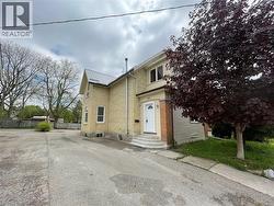 49 MADISON Avenue N  Kitchener, ON N2H 2Z5