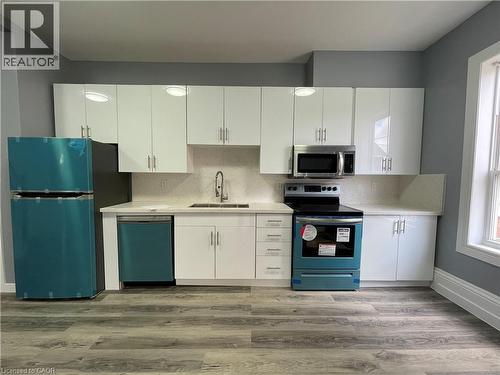 49 Madison Avenue N, Kitchener, ON - Indoor Photo Showing Kitchen