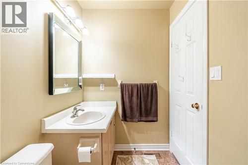 53 Myrtle Avenue, St. Catharines, ON - Indoor Photo Showing Bathroom