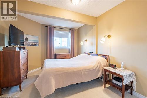 53 Myrtle Avenue, St. Catharines, ON - Indoor Photo Showing Bedroom