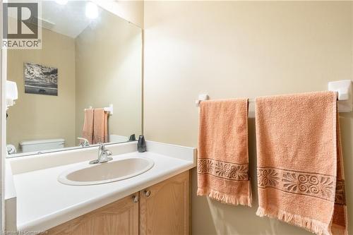 53 Myrtle Avenue, St. Catharines, ON - Indoor Photo Showing Bathroom
