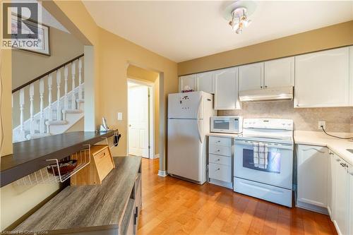 53 Myrtle Avenue, St. Catharines, ON - Indoor Photo Showing Kitchen