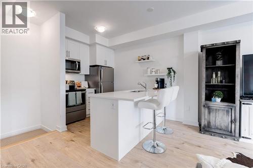 590 North Service Road Unit# 46, Hamilton, ON - Indoor Photo Showing Kitchen