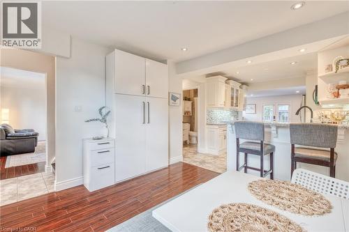 25 Montrose Avenue, Hamilton, ON - Indoor Photo Showing Kitchen