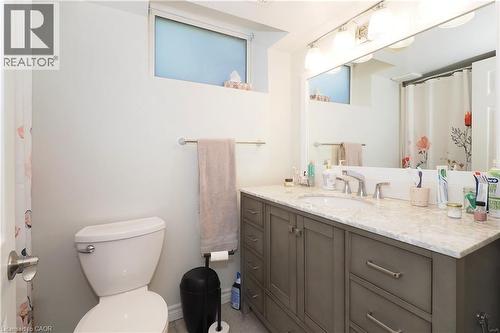 296 Dumfries Avenue, Kitchener, ON - Indoor Photo Showing Bathroom