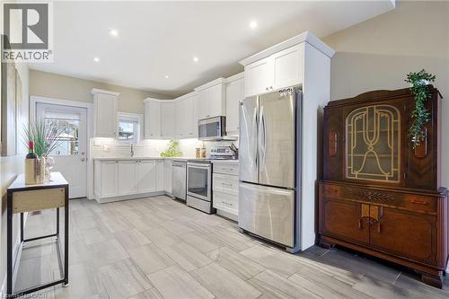 232 Wellington Street N, Hamilton, ON - Indoor Photo Showing Kitchen With Upgraded Kitchen