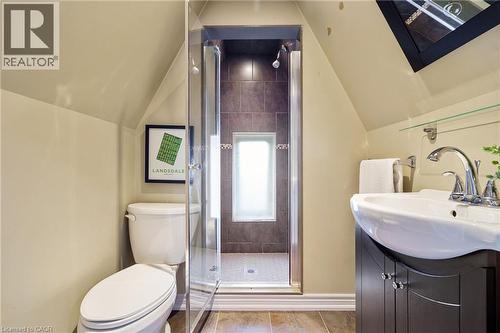 232 Wellington Street N, Hamilton, ON - Indoor Photo Showing Bathroom