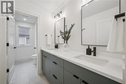 Second floor shared bathroom with dual sinks - 548 Peach Blossom Court, Kitchener, ON - Indoor Photo Showing Bathroom