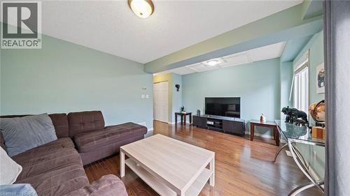 120 Dudhope Avenue Unit# 24, Cambridge, ON - Indoor Photo Showing Living Room