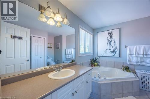 ensuite bath - 66 Yarmouth Drive, London, ON - Indoor Photo Showing Bathroom