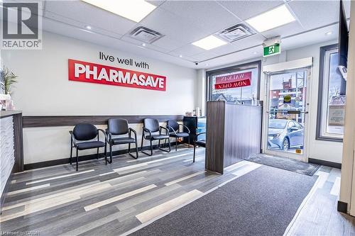Lobby with a drop ceiling - 10 Main Street, Mississauga, ON 